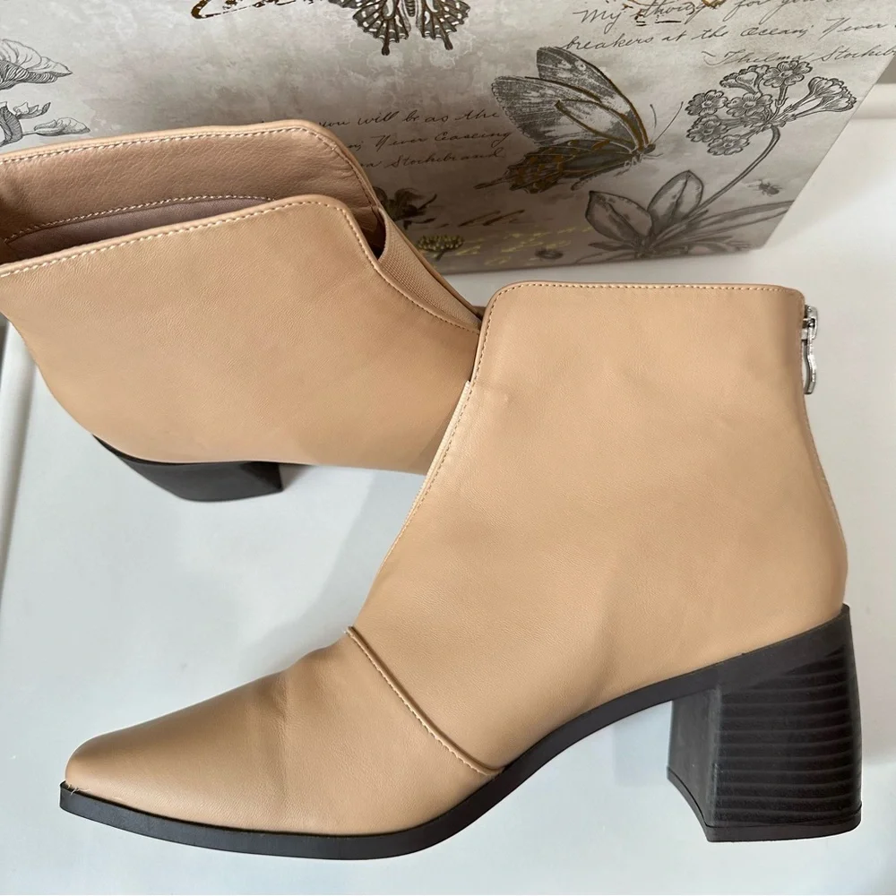 Journee Collection Renley Booties in Beige Size 9.5 New No Box
